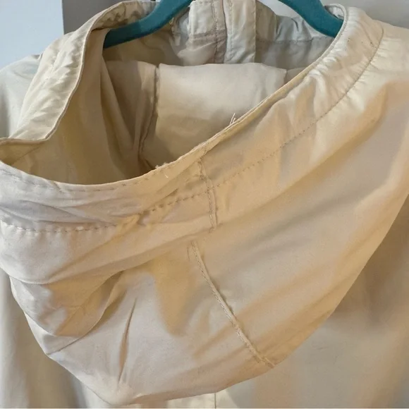 Columbia Plus Size Cream Colored Lillian Ridge Rain Jacket for Spring - Picture 7 of 13